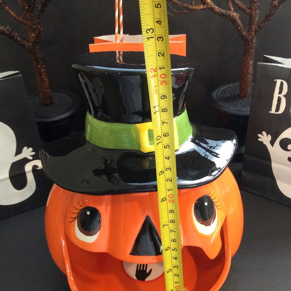 New Vary Fun Halloween 🎃 Pumpkin Candy Dish - Picture 8 of 9